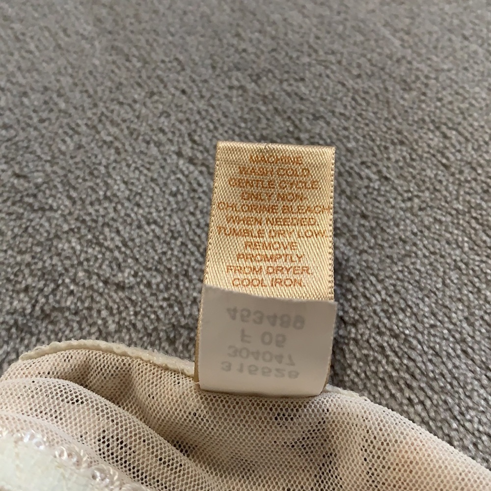 🌻4/$20 Banana Republic Sheer Lace Top - Picture 9 of 11
